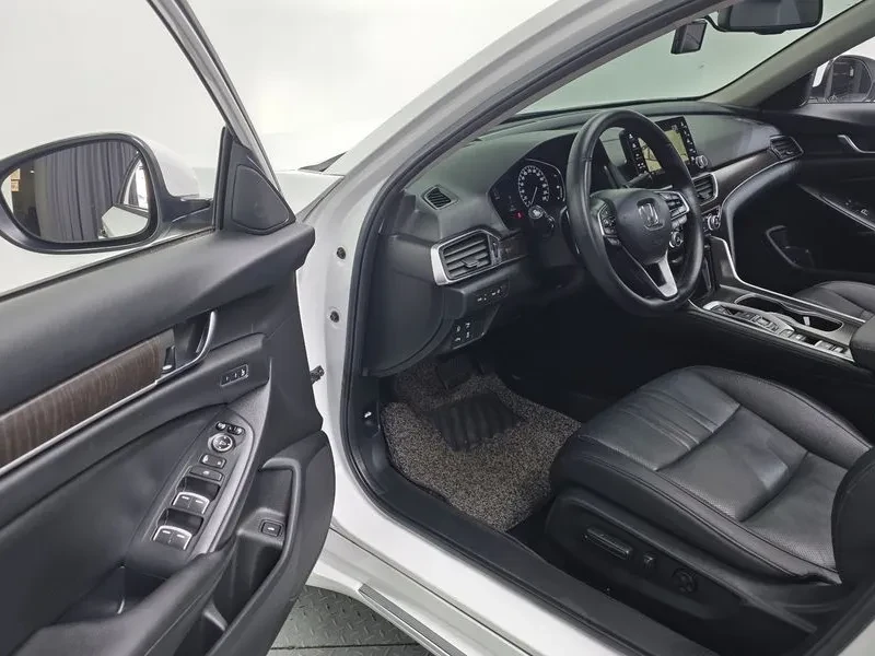 Honda Accord  2.0 Hybrid Touring | Mobile.bg � ����������� 13