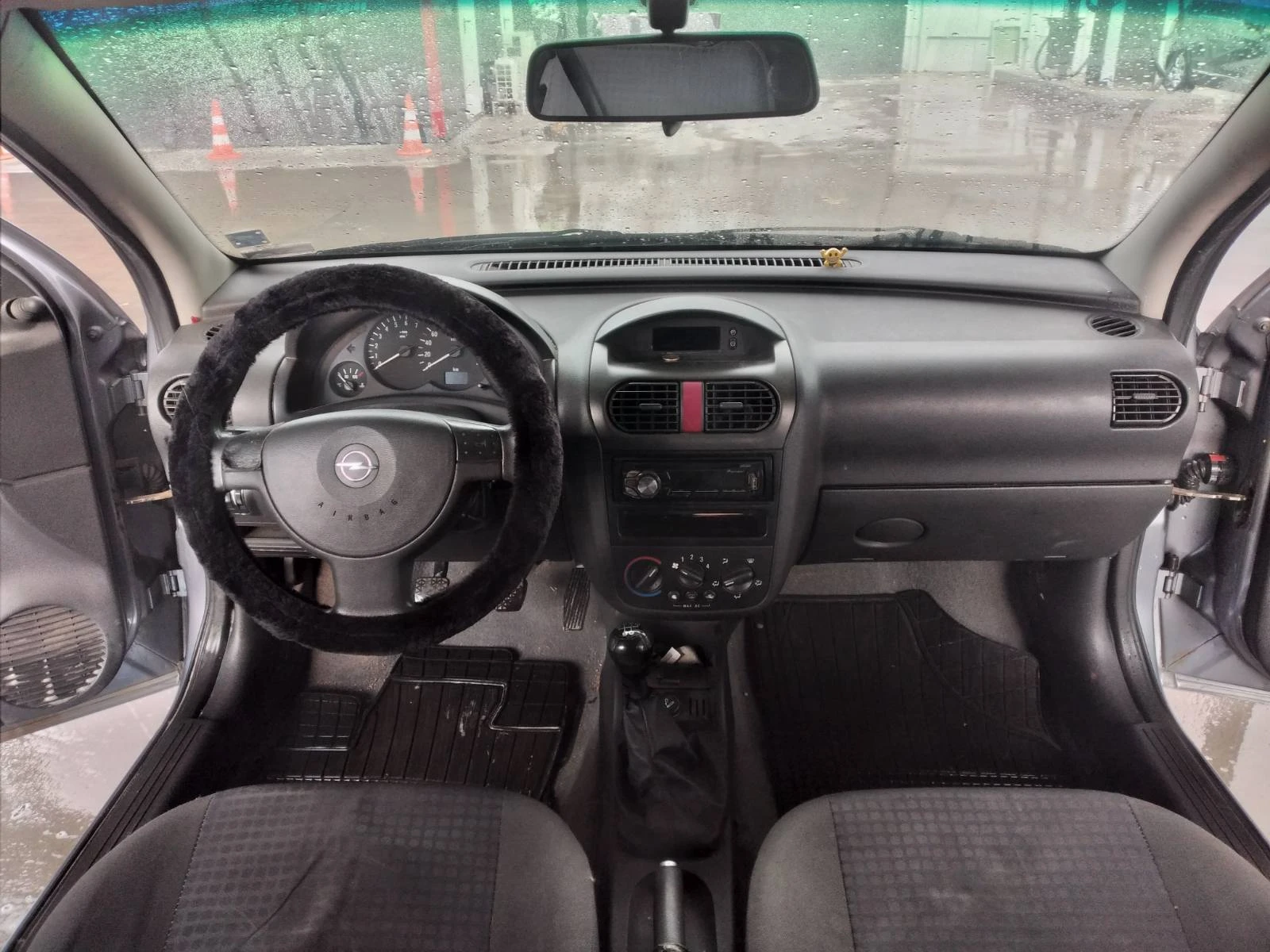 Opel Corsa 1.2 - изображение 8