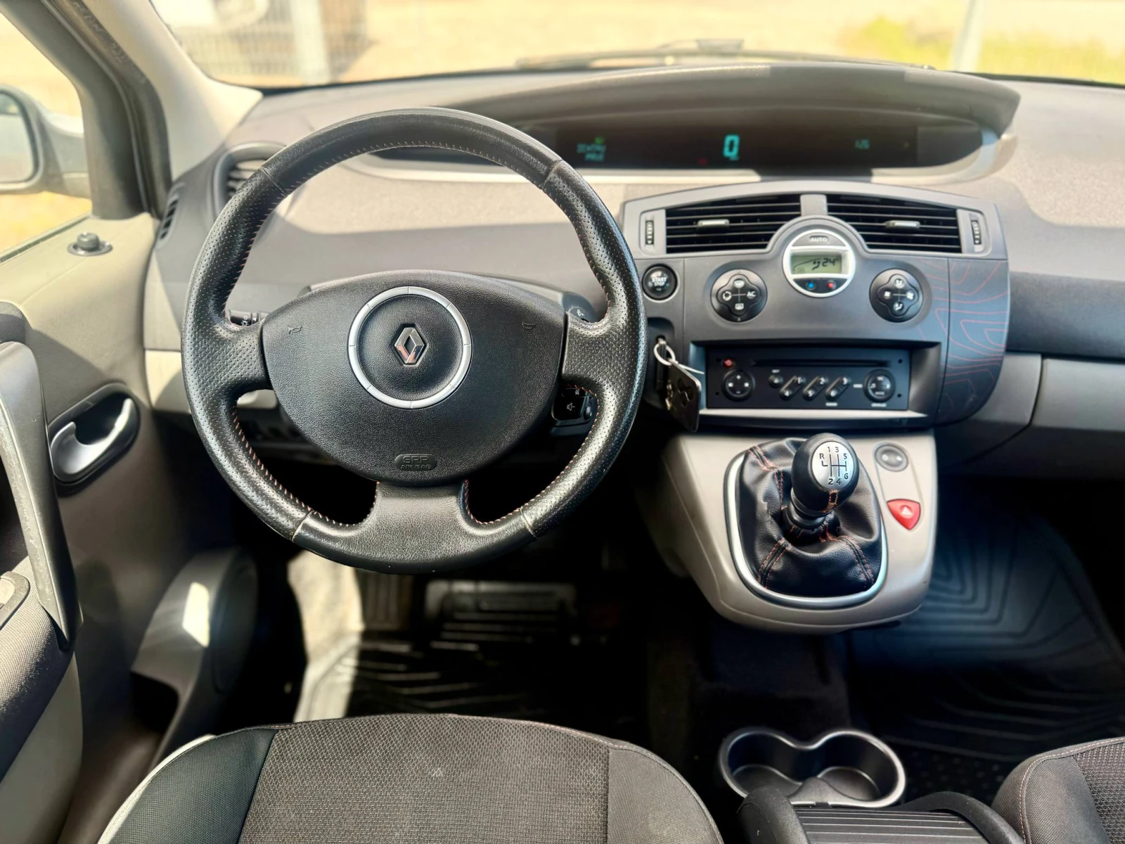 Renault Scenic 1.6 CONQUEST - изображение 10