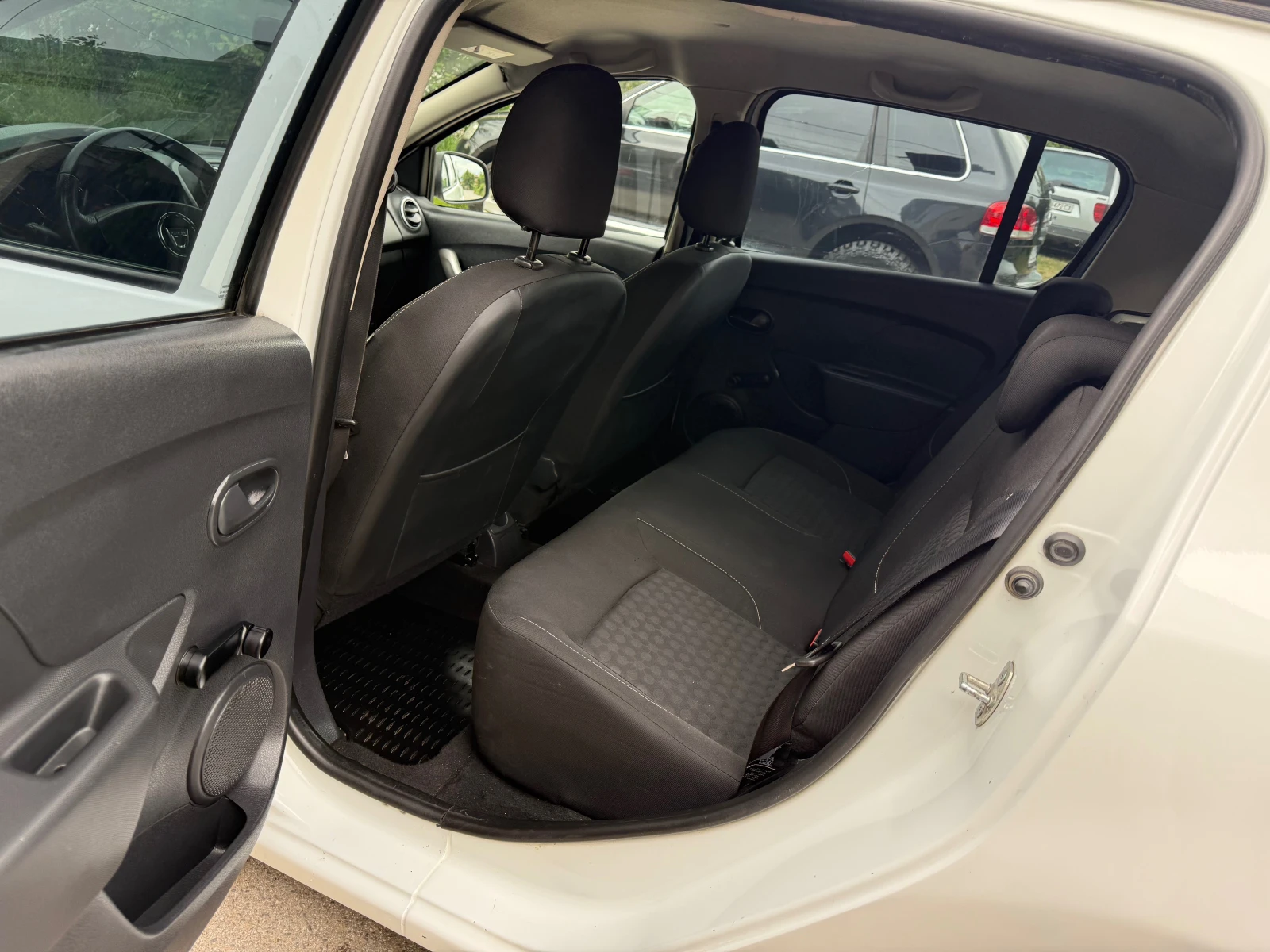 Dacia Sandero 1.5dci - изображение 10