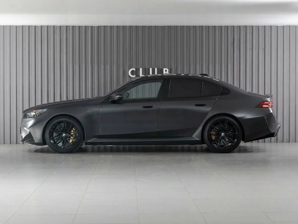 BMW M5 Carbon Ceramic xDrive AHK Ultimate - изображение 3