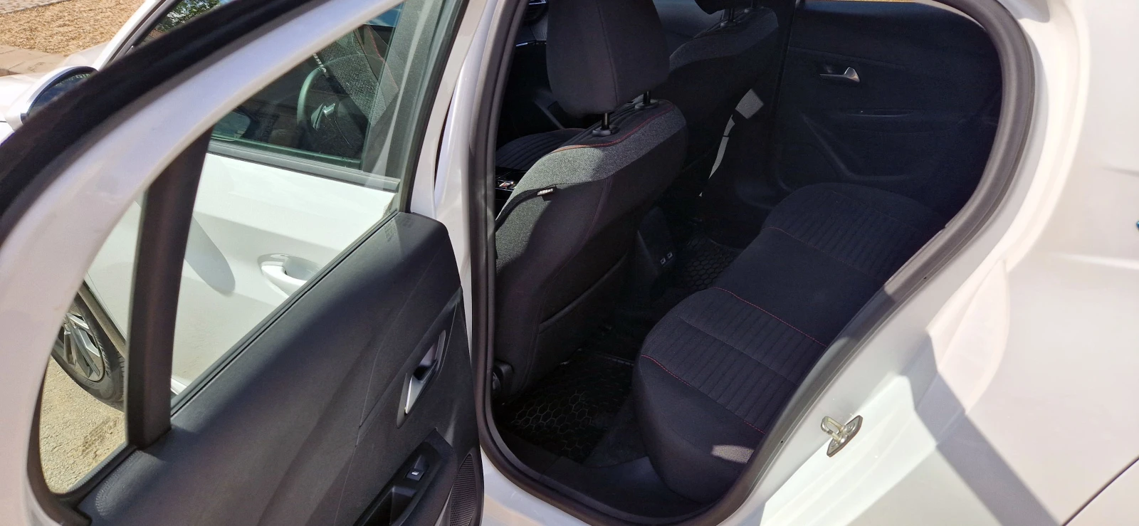 Peugeot 208 e-208 - изображение 10