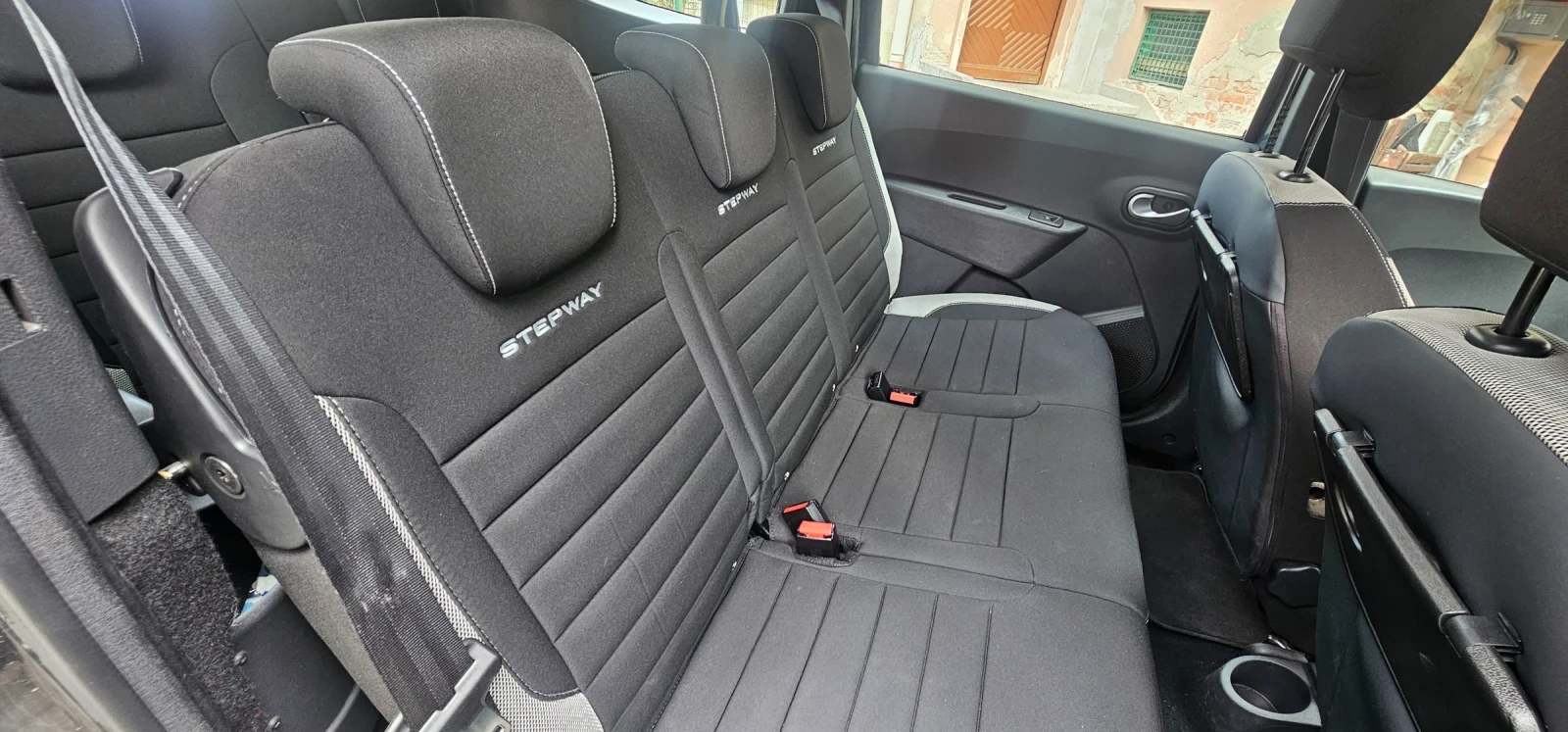 Dacia Lodgy Stepway, снимка 9 - Автомобили и джипове - 54173752