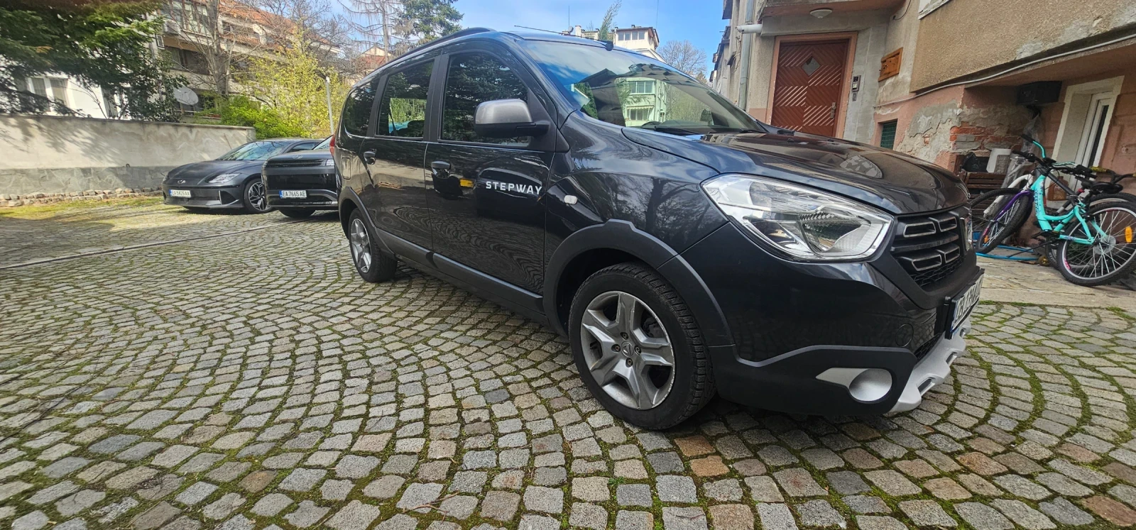 Dacia Lodgy Stepway, снимка 2 - Автомобили и джипове - 54173752