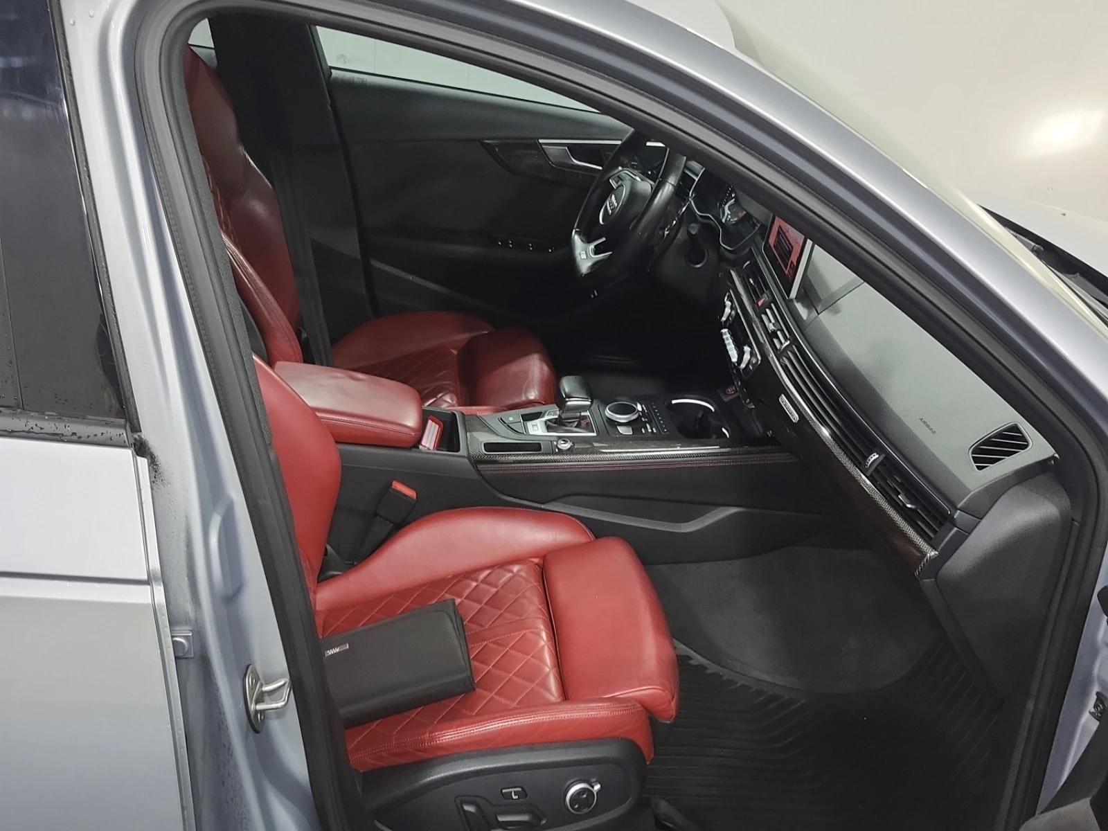 Audi S4 Progressiv* ПОДГРЕВ* КАМЕРА* ШИБЕДАХ* KEYLESS* , снимка 13 - Автомобили и джипове - 54184980