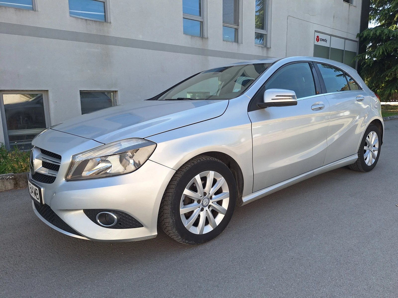 Mercedes-Benz A 180 1.5d 110kc, снимка 4 - Автомобили и джипове - 54312574
