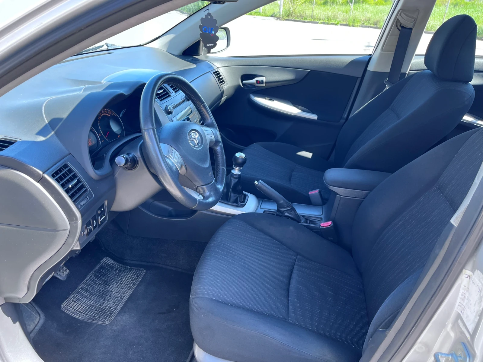 Toyota Corolla 2.0 D4D 126 k.c., снимка 7 - Автомобили и джипове - 54320316