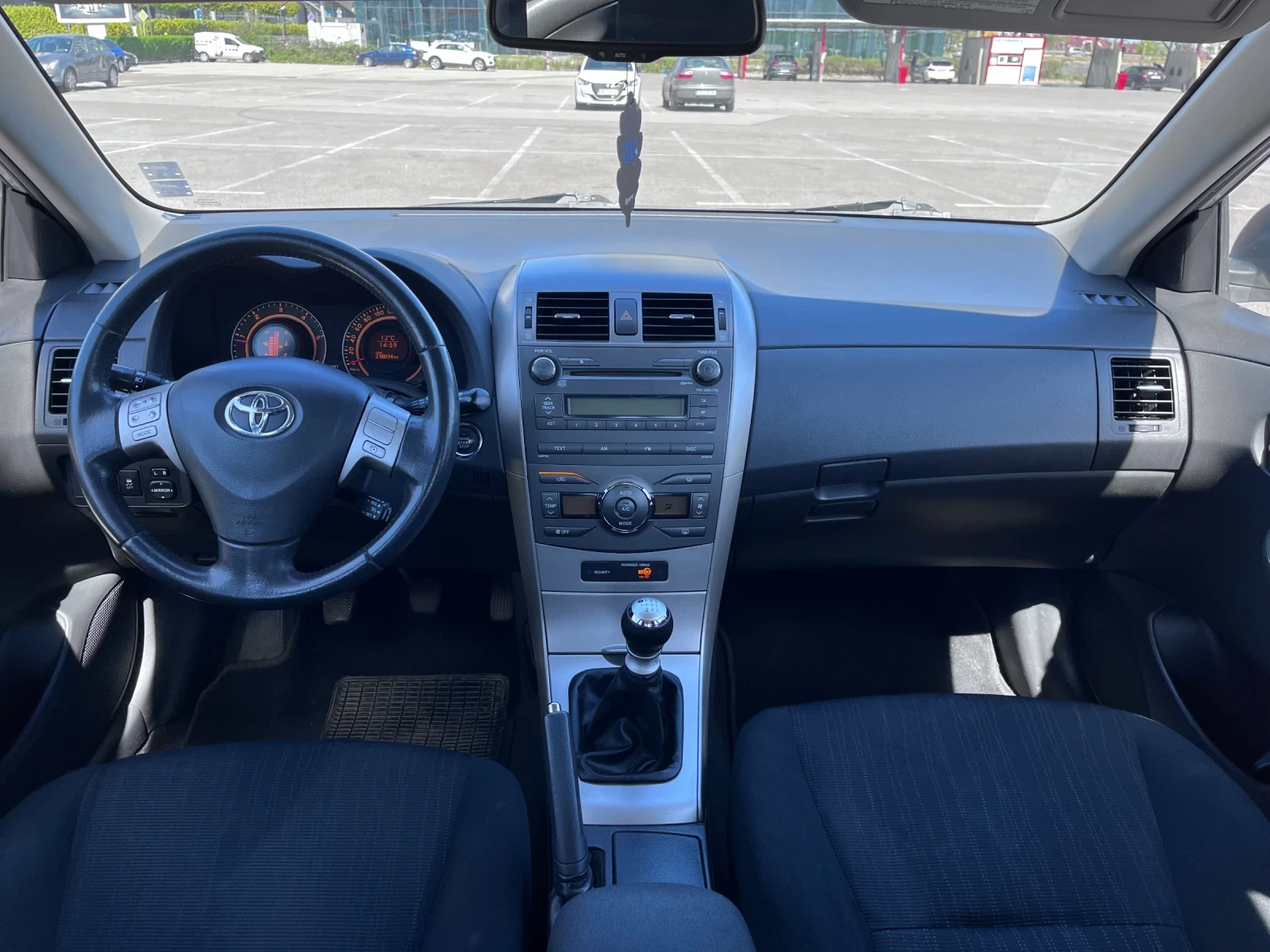 Toyota Corolla 2.0 D4D 126 k.c., снимка 11 - Автомобили и джипове - 54320316