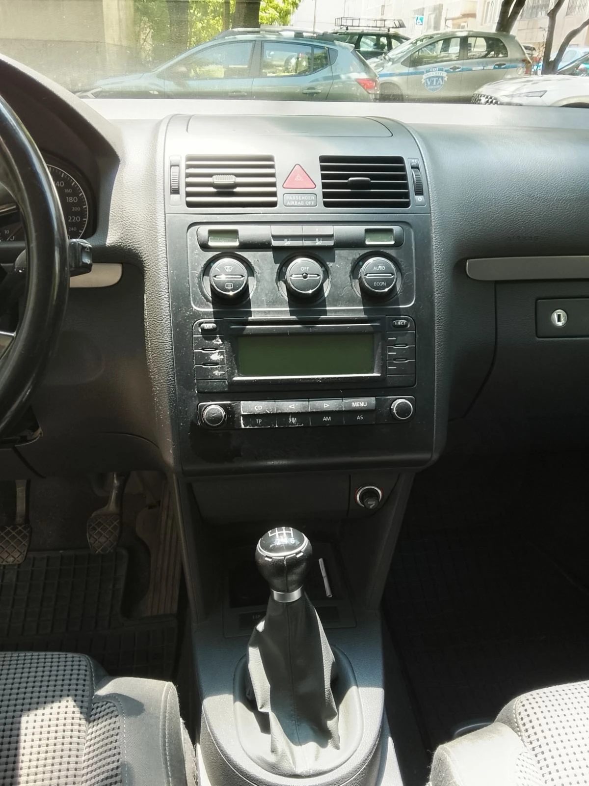 VW Touran 1.9TDI 6ск, снимка 12 - Автомобили и джипове - 54783020