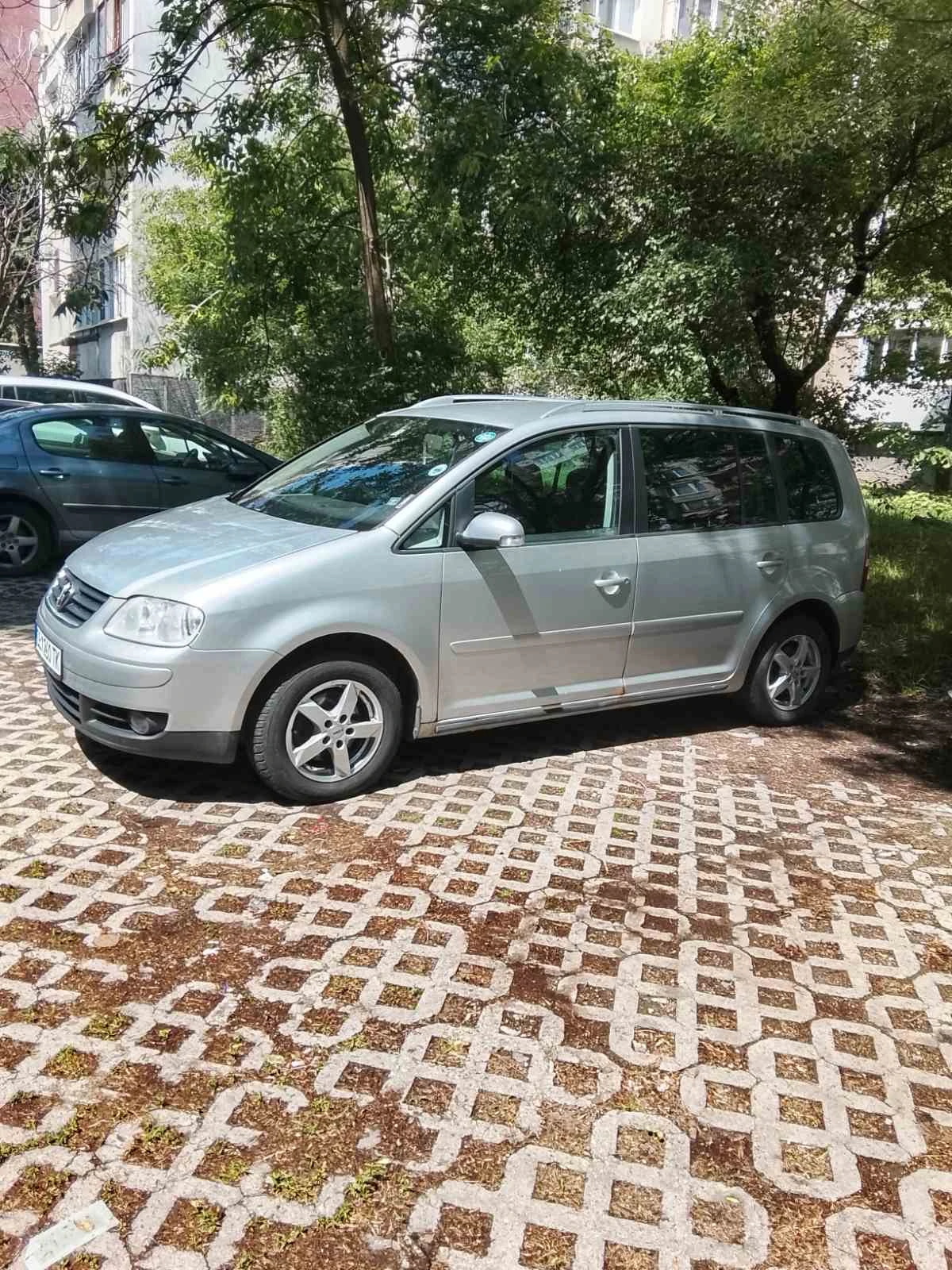 VW Touran 1.9TDI 6ск, снимка 9 - Автомобили и джипове - 54783020