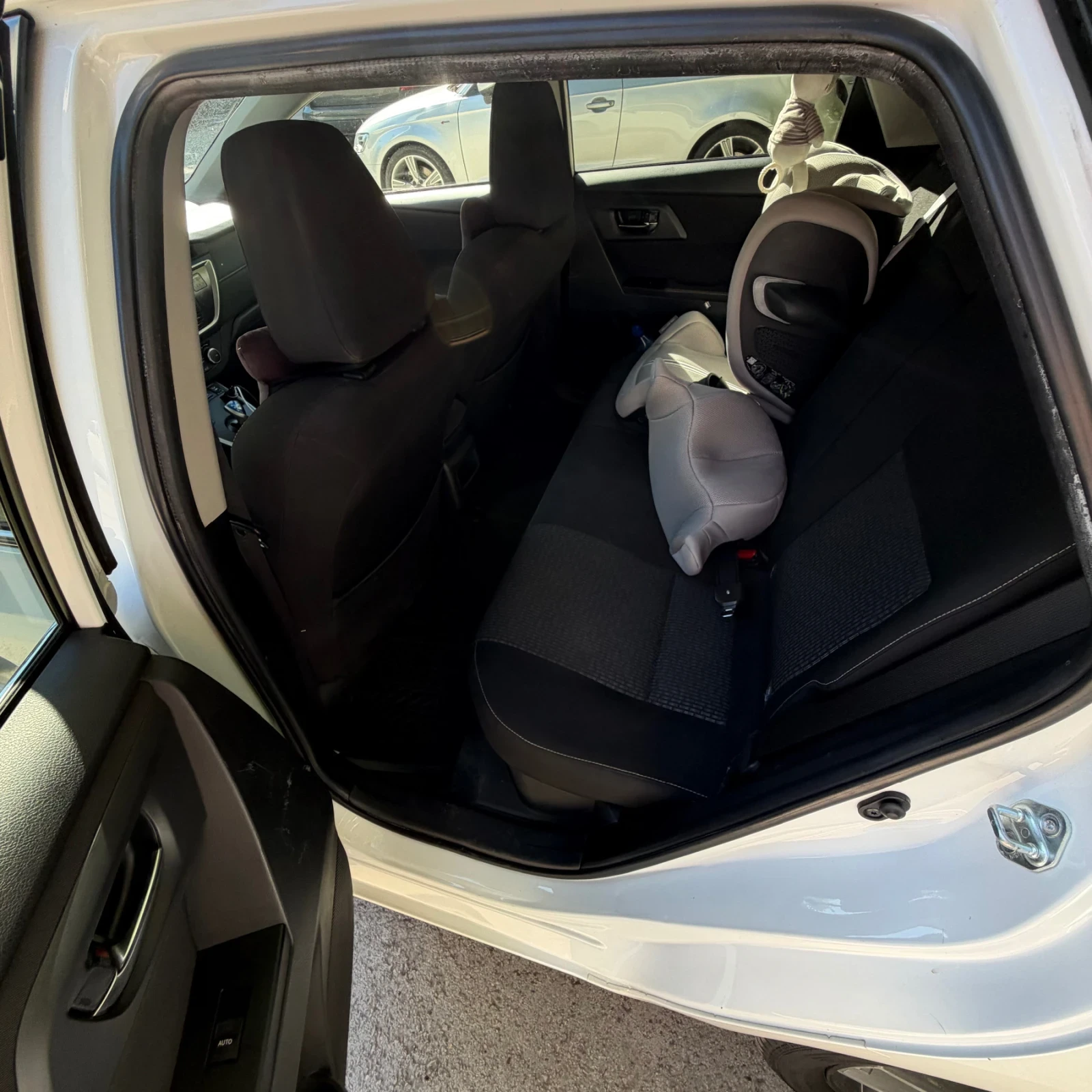 Toyota Auris, снимка 6 - Автомобили и джипове - 54984548