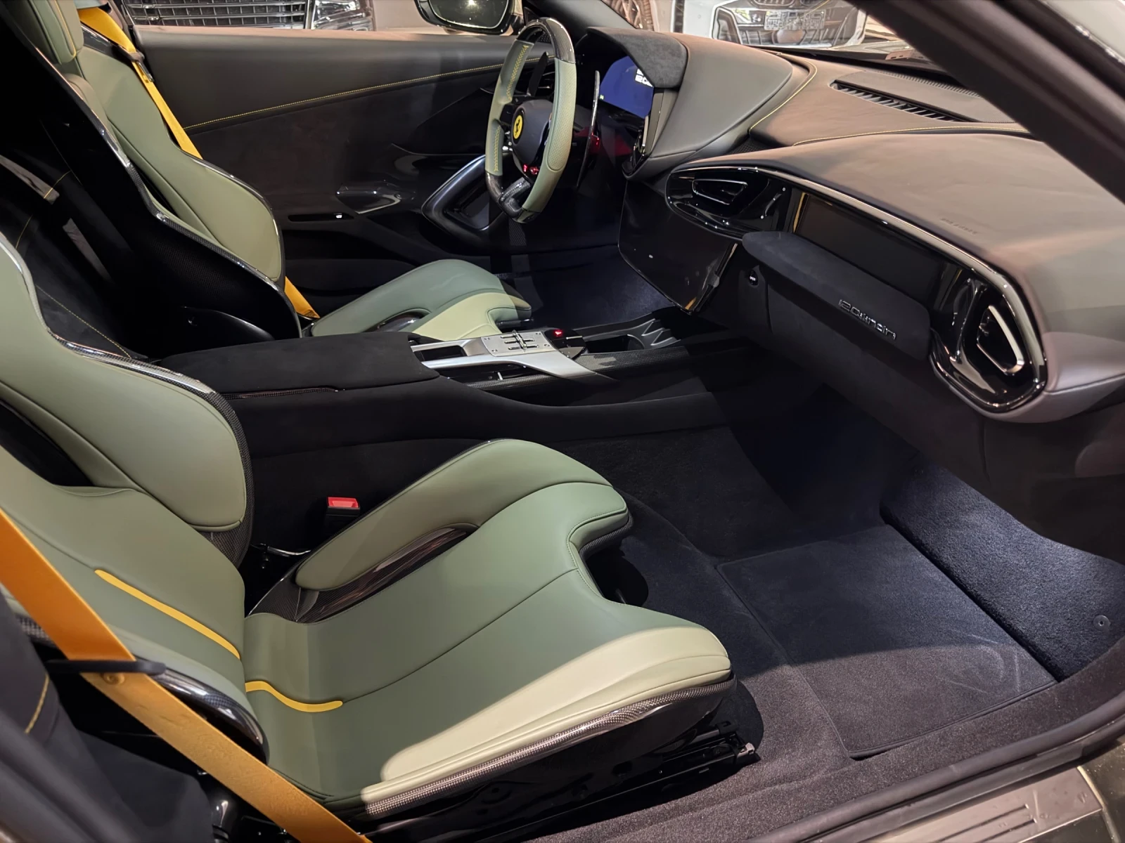 Ferrari 12 Cilindri, снимка 5 - Автомобили и джипове - 55044744