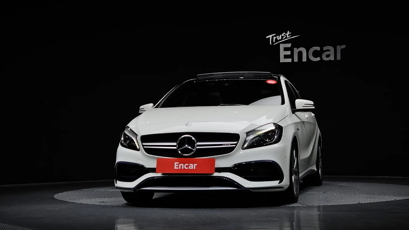 Mercedes-Benz A45 AMG 4MATIC| NAPPA| CARBON| ПОДГРЕВ| ЧЕРВЕН КОЛАН, снимка 2 - Автомобили и джипове - 55051054