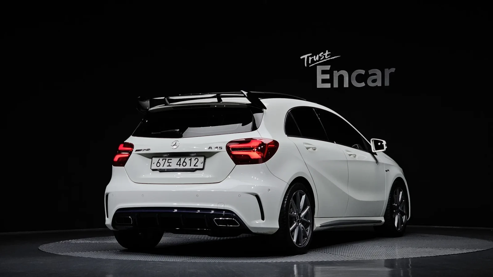 Mercedes-Benz A45 AMG 4MATIC| NAPPA| CARBON| ПОДГРЕВ| ЧЕРВЕН КОЛАН, снимка 4 - Автомобили и джипове - 55051054