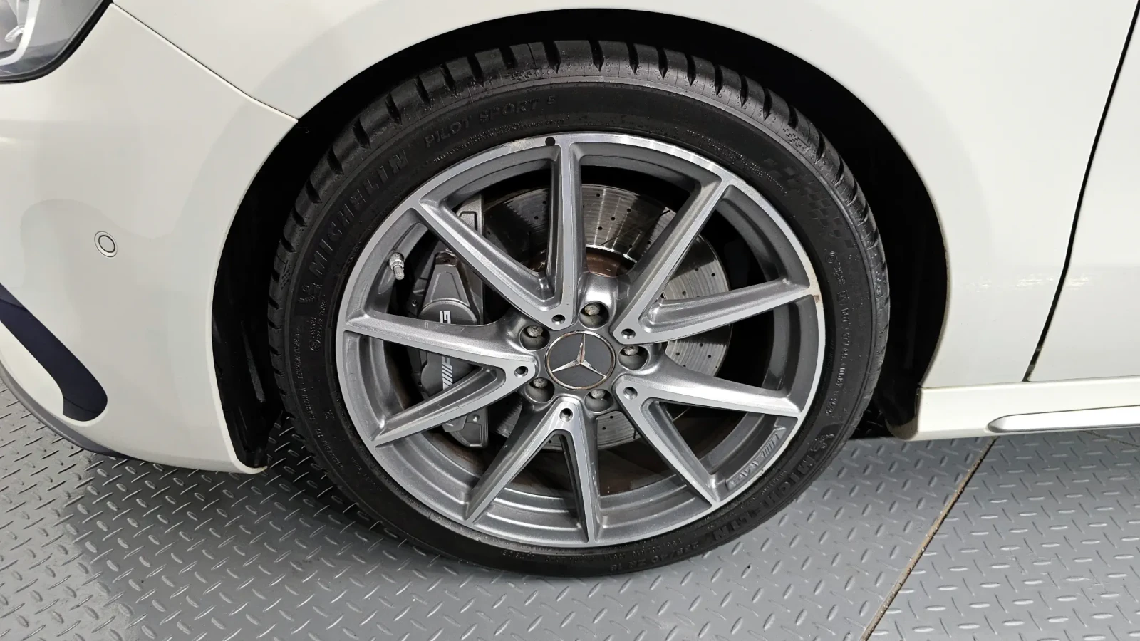 Mercedes-Benz A45 AMG 4MATIC| NAPPA| CARBON| ПОДГРЕВ| ЧЕРВЕН КОЛАН, снимка 14 - Автомобили и джипове - 55051054