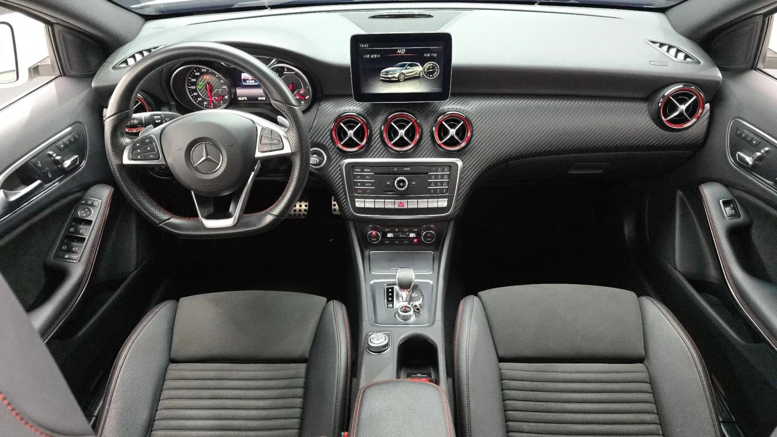 Mercedes-Benz A45 AMG 4MATIC| NAPPA| CARBON| ПОДГРЕВ| ЧЕРВЕН КОЛАН, снимка 7 - Автомобили и джипове - 55051054