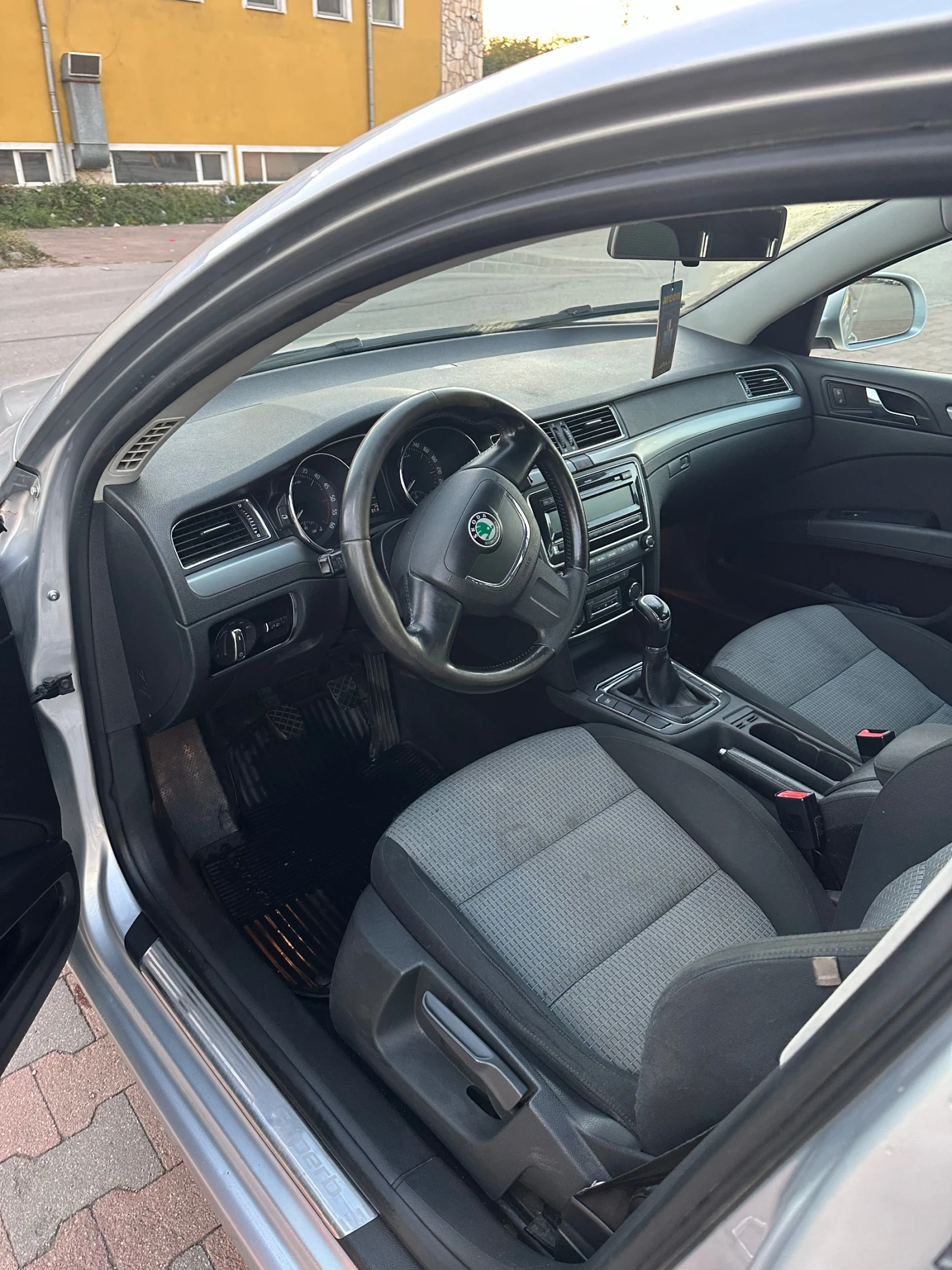 Skoda Superb, снимка 13 - Автомобили и джипове - 55175663