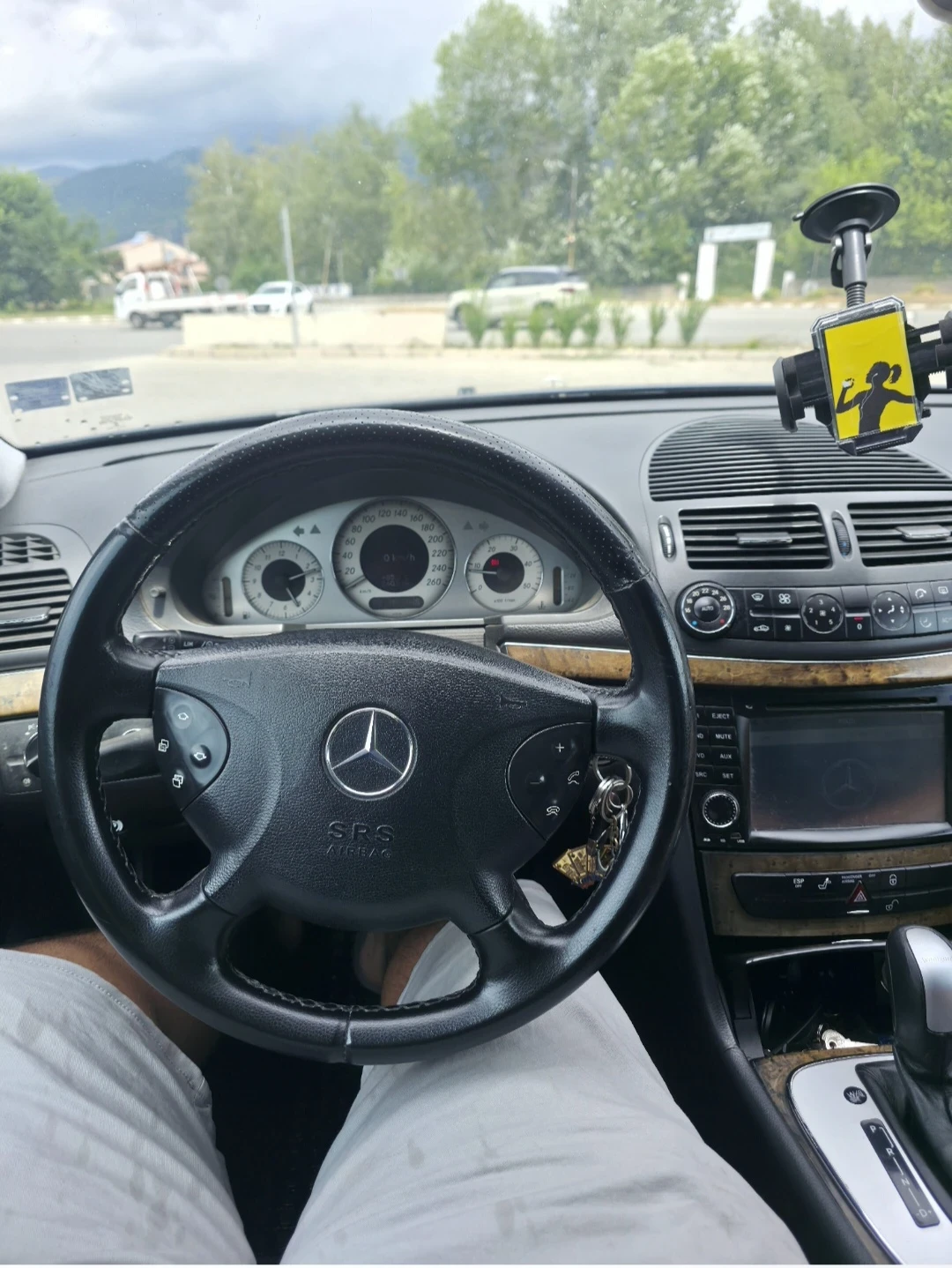 Mercedes-Benz E 270, снимка 4 - Автомобили и джипове - 55466078