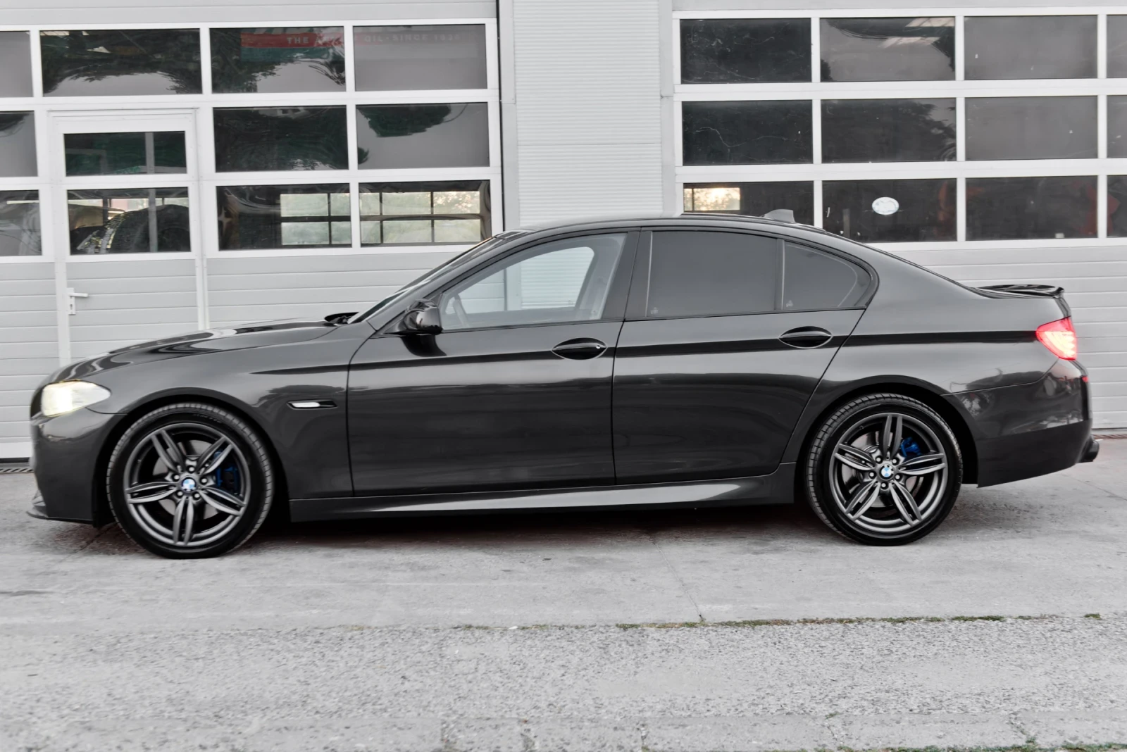 BMW 530 * M-pack* HUD* NightVision, снимка 6 - Автомобили и джипове - 55486197
