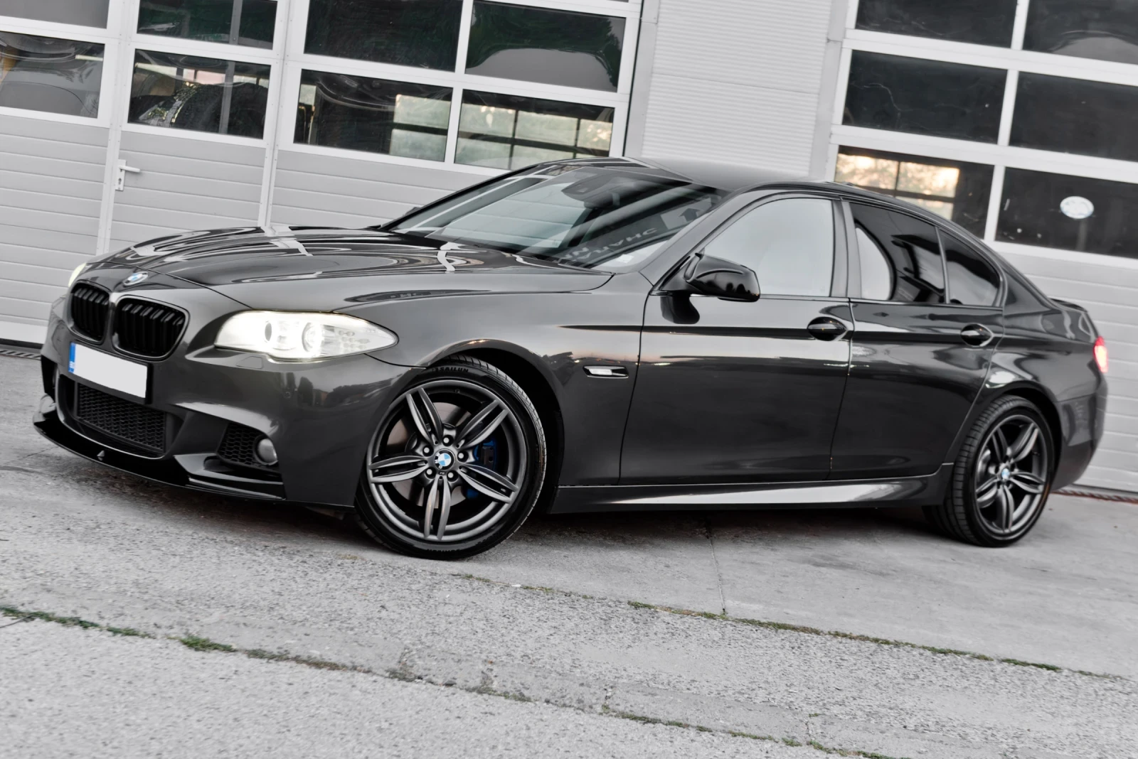 BMW 530 * M-pack* HUD* NightVision, снимка 7 - Автомобили и джипове - 55486197