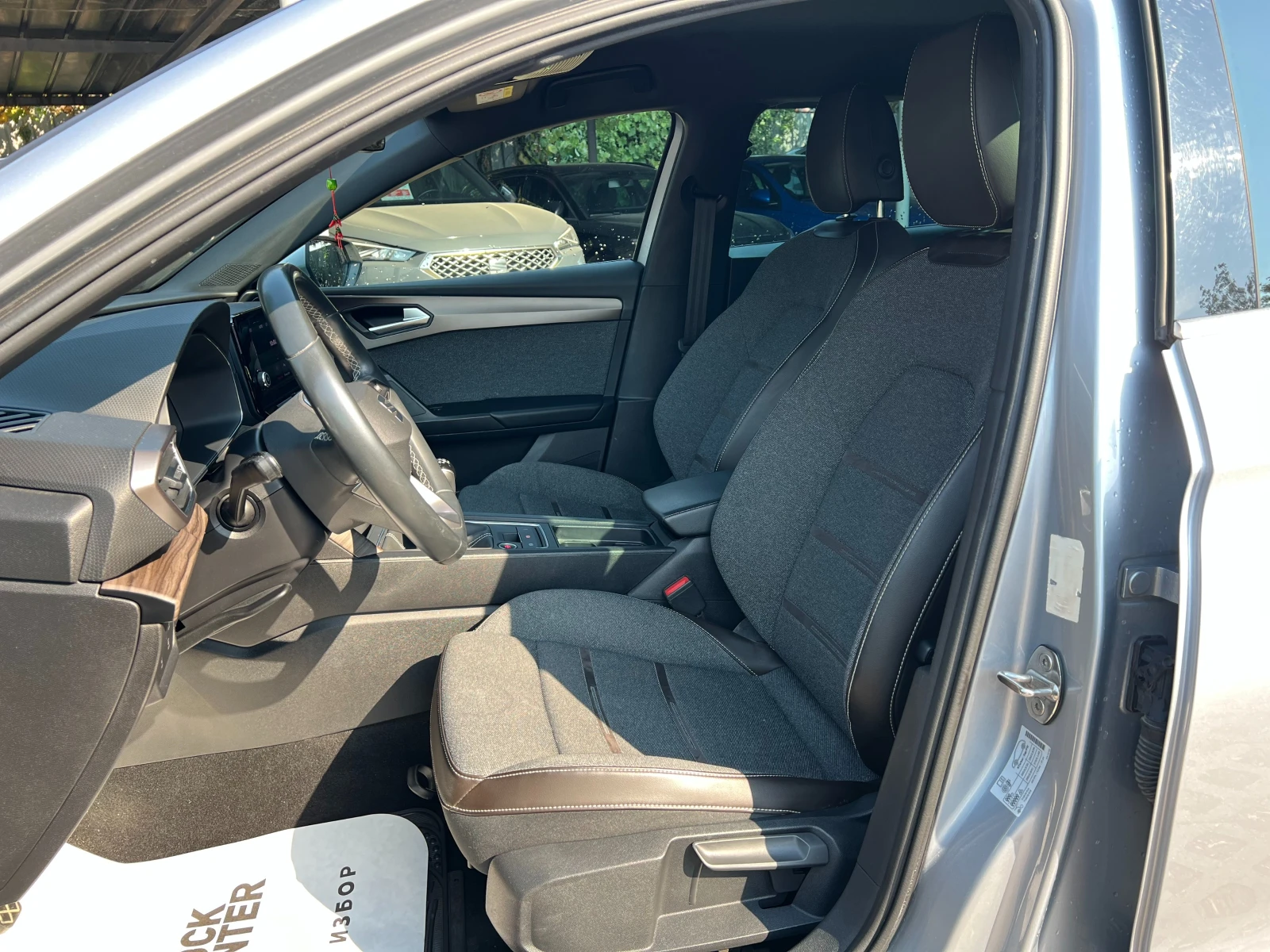 Seat Leon 1.5 Xcellence 6M/T, снимка 10 - Автомобили и джипове - 55699005