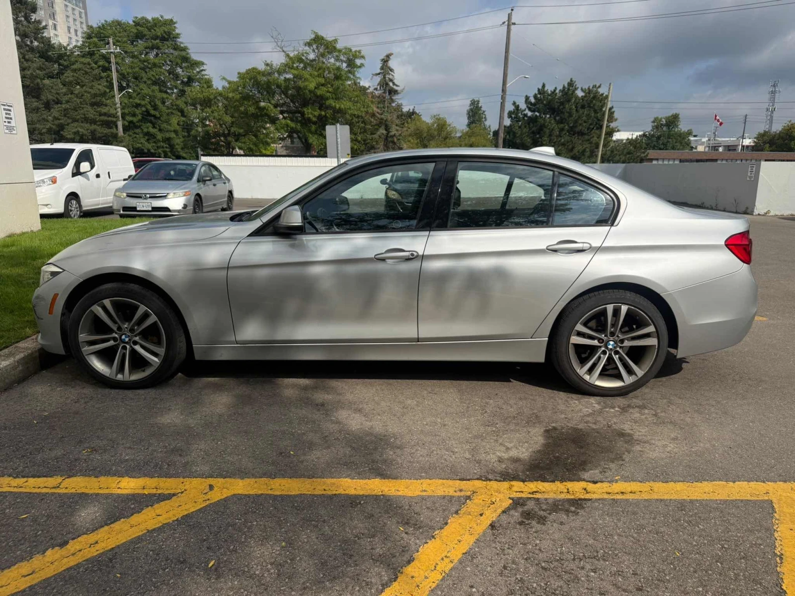 BMW 330 * xDrive * CARFAX * БЕЗ ЗАБЕЛЕЖКА, снимка 2 - Автомобили и джипове - 56069457