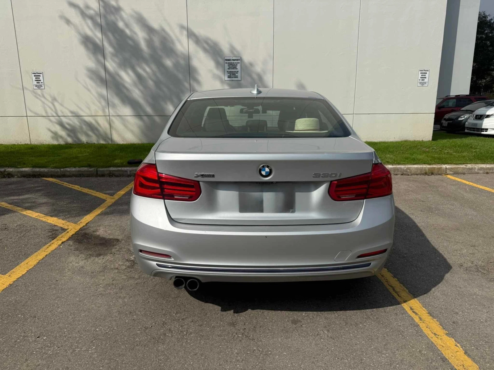 BMW 330 * xDrive * CARFAX * БЕЗ ЗАБЕЛЕЖКА, снимка 4 - Автомобили и джипове - 56069457