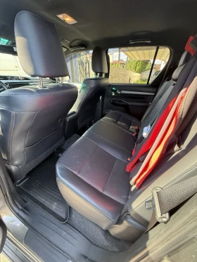 Toyota Hilux Invincible, снимка 10
