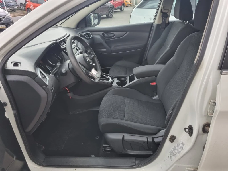 Nissan Qashqai 1.6 dCi (130 кс) 4x2, снимка 12 - Автомобили и джипове - 45965517