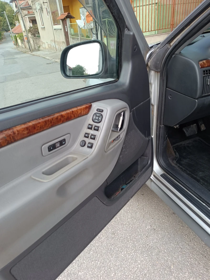 Jeep Grand cherokee 2.7 guadra draive / OVERLAND, снимка 13 - Автомобили и джипове - 47722087