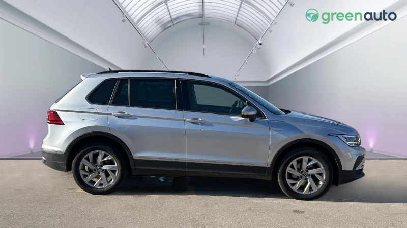 VW Tiguan 2.0 TDi DSG 4Motion, снимка 3 - Автомобили и джипове - 48097854