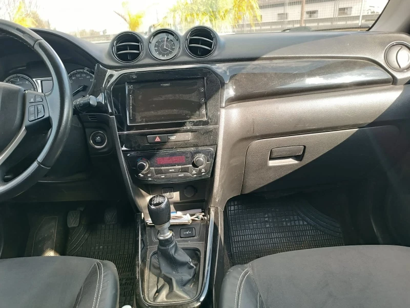 Suzuki Vitara, снимка 15 - Автомобили и джипове - 48554642