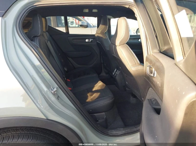 Volvo XC40 * RECHARGE PURE ELECTRIC TWIN PLUS* , снимка 6 - Автомобили и джипове - 52689298