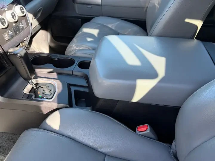 Toyota Sequoia 5.7 V8 LPG, снимка 9 - Автомобили и джипове - 56649360