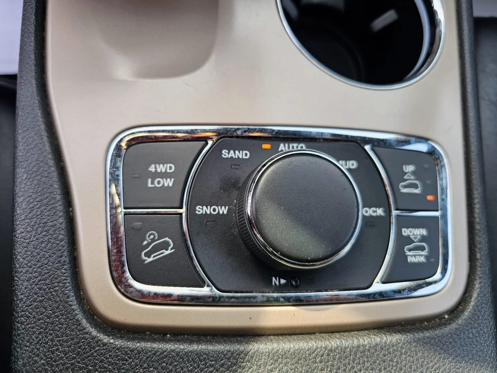 Jeep Grand cherokee SUMMIT. Подгрев, Обдухване. Панорама.ЛИЗИНГ - изображение 10