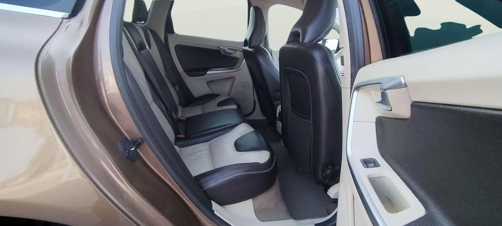 Volvo XC60 2.4 D5 - изображение 10