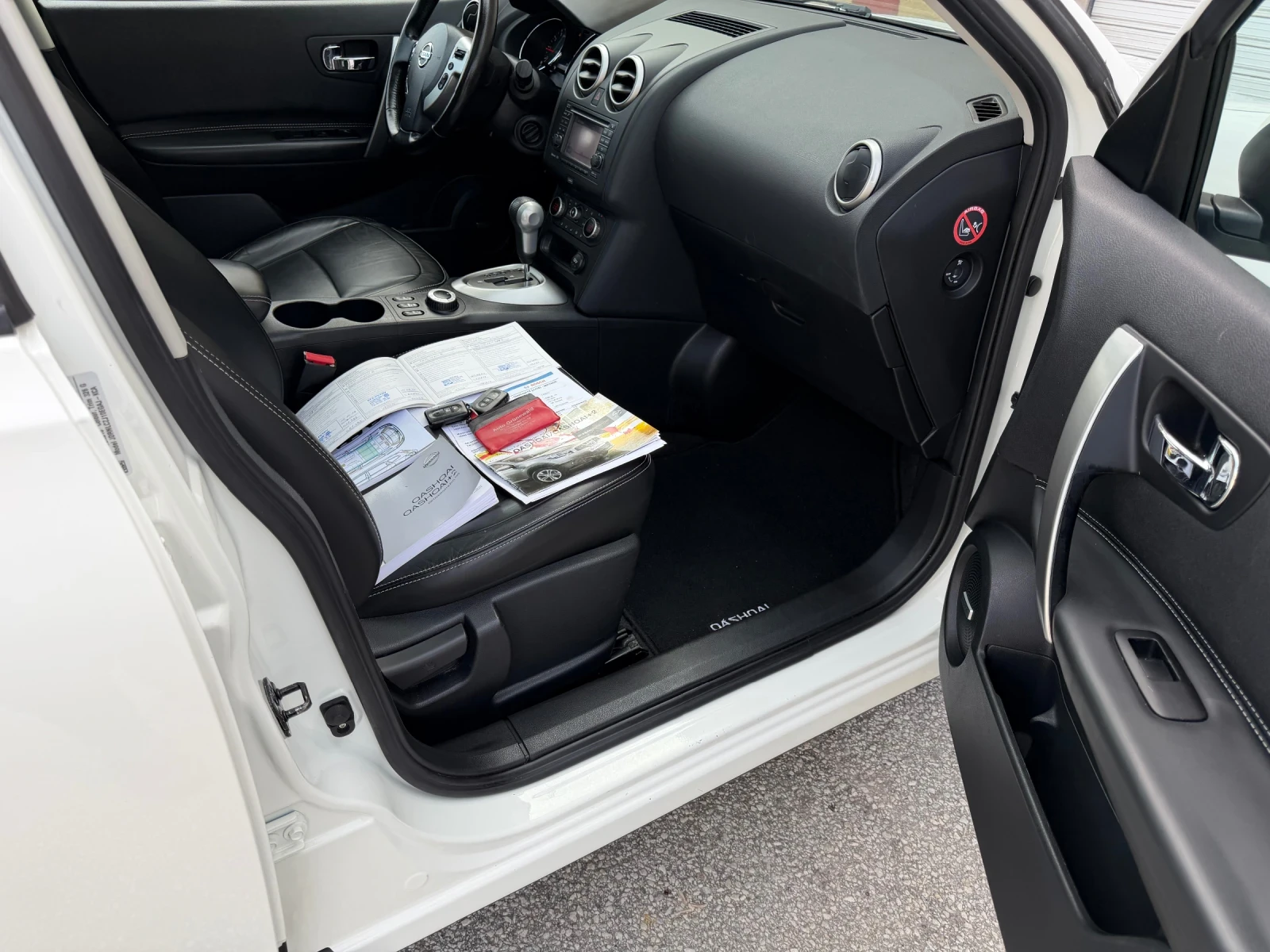 Nissan Qashqai 2.0i 140к.с. NAVI FULL ГЕРМАНИЯ, снимка 15 - Автомобили и джипове - 53730430