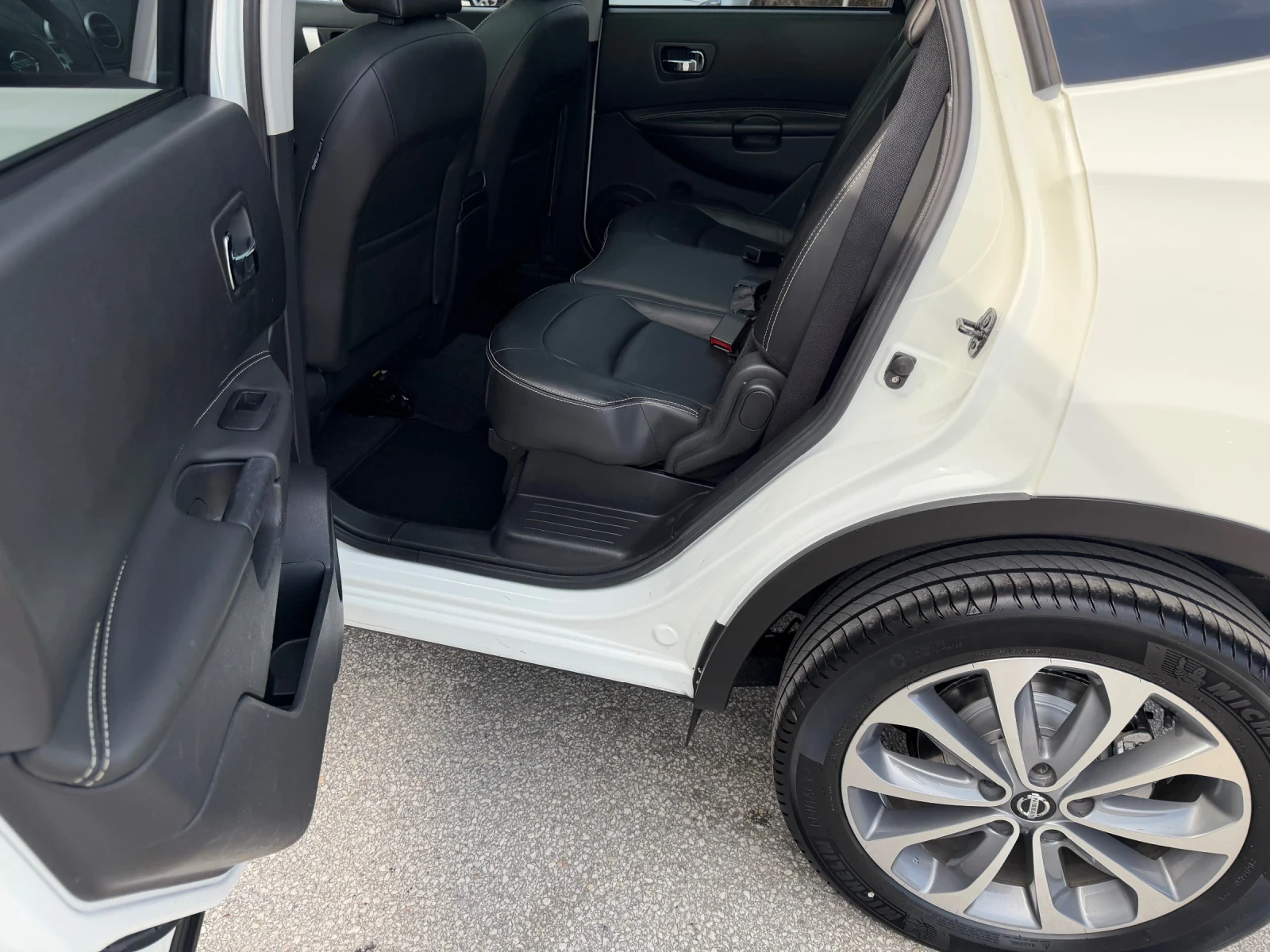 Nissan Qashqai 2.0i 140к.с. NAVI FULL ГЕРМАНИЯ, снимка 13 - Автомобили и джипове - 53730430