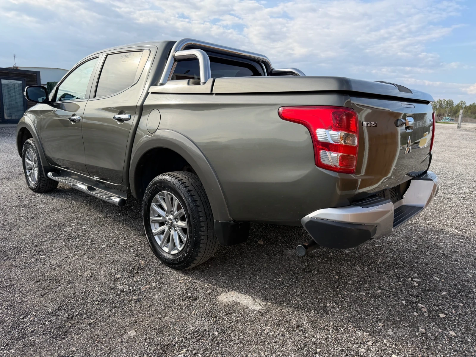 Mitsubishi L200 2.4 DI-D, снимка 3 - Автомобили и джипове - 54748798