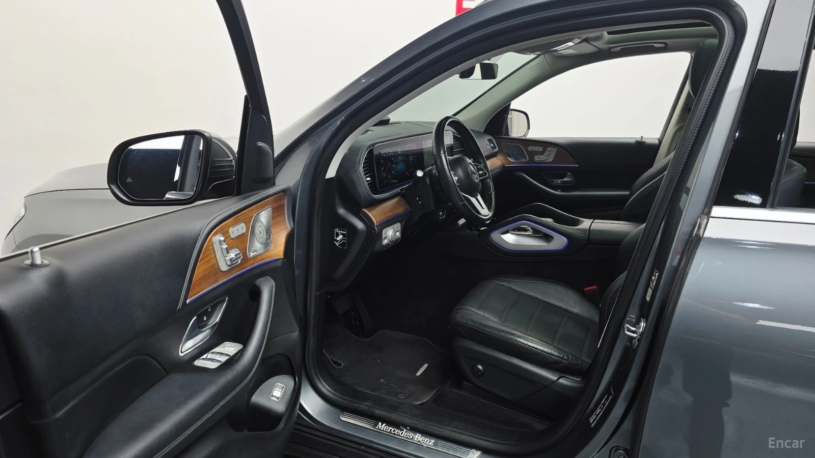 Mercedes-Benz GLE 450 4MATIC* HUD* 360* КОЖА* ОБДУХВ* ПАНО, снимка 7 - Автомобили и джипове - 55503259