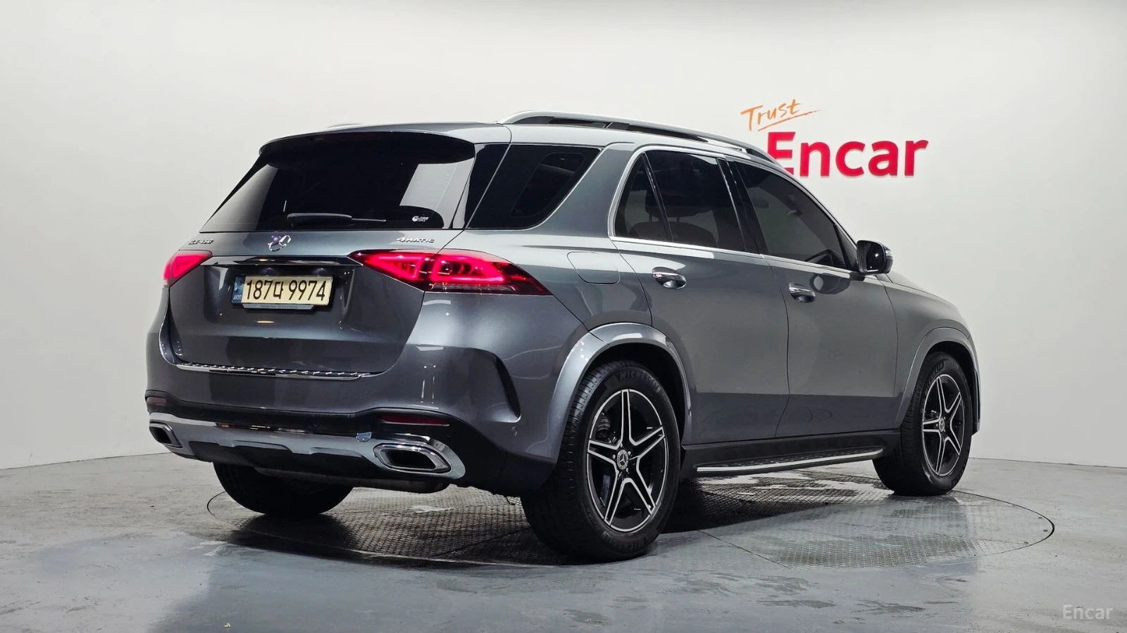Mercedes-Benz GLE 450 4MATIC* HUD* 360* КОЖА* ОБДУХВ* ПАНО, снимка 2 - Автомобили и джипове - 55503259