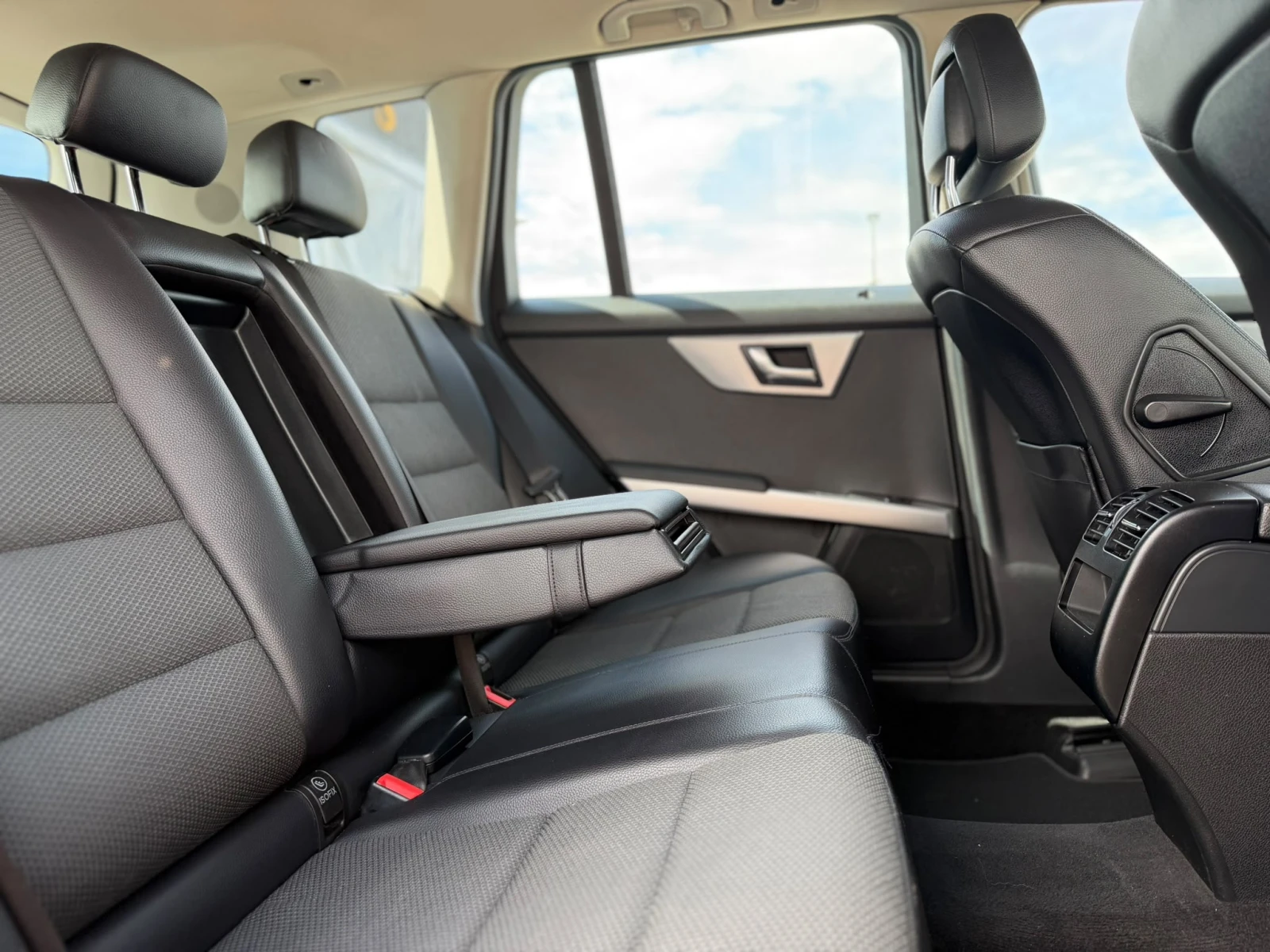 Mercedes-Benz GLK / 220 CDI / 4MATIC / BLUE EFFICIENCY / PREMIUM /, снимка 12 - Автомобили и джипове - 56099355