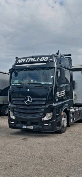     Mercedes-Benz Actros GigaSpace, Standart