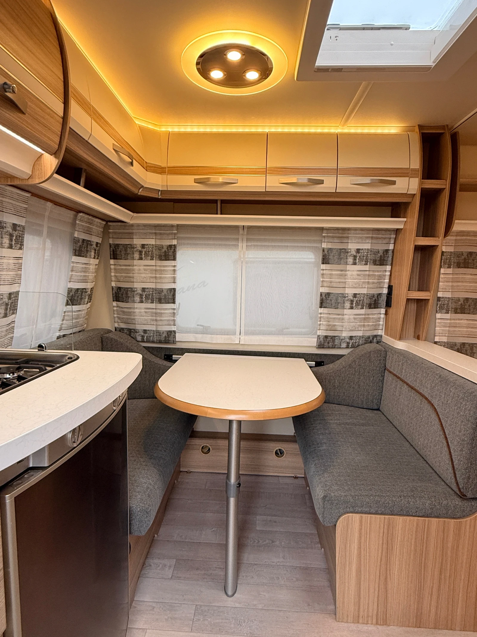 Каравана Fendt Bianco Activ 390 Климатик, мувър, форцелт и още! - изображение 9