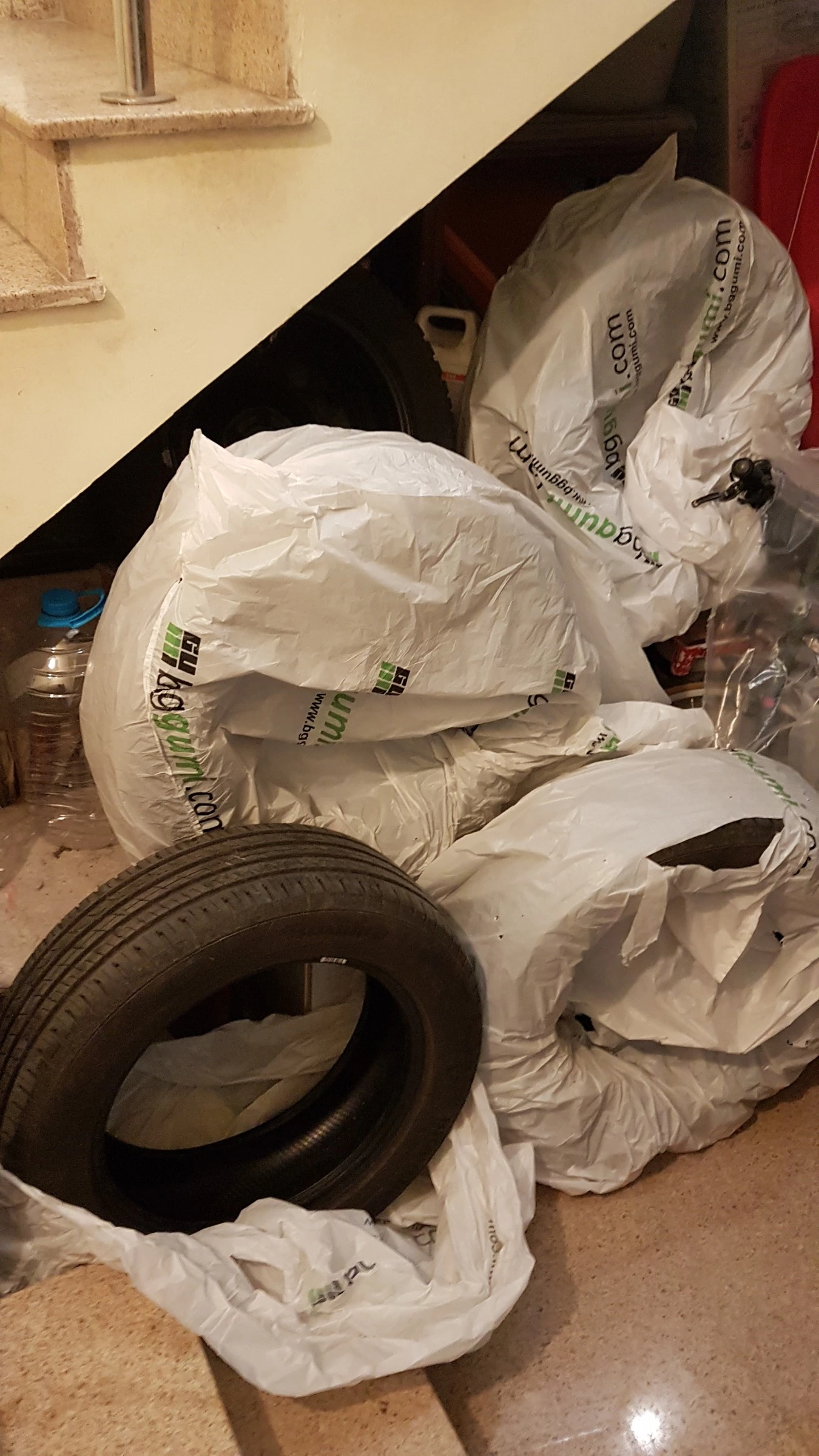 Гуми Летни 225/60R18, снимка 2 - Гуми и джанти - 54082920