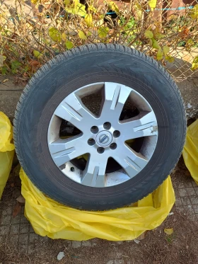 Гуми с джанти Nokian 255/65R17, снимка 2 - Гуми и джанти - 48168563