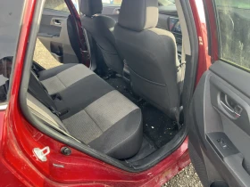 Toyota Auris 1.2 turbo 116кс На части!, снимка 9