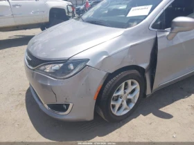 Chrysler Pacifica TOURING-L* КОЖА* ПОДГРЕВ* NAVI* LED* TV* , снимка 6