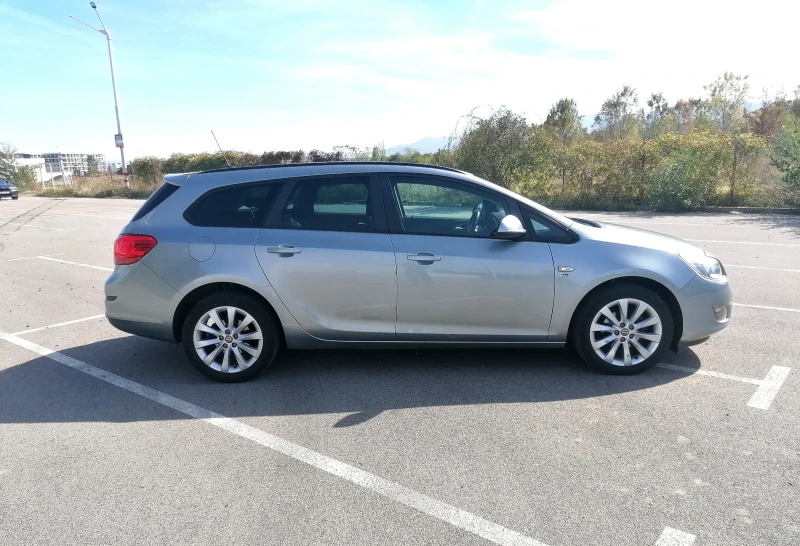 Opel Astra 1.4 турбо 140 к.с. Cosmo, снимка 4 - Автомобили и джипове - 47508315