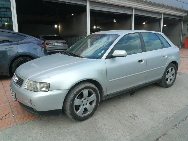 Audi A3 1.6i, снимка 6 - Автомобили и джипове - 47622159